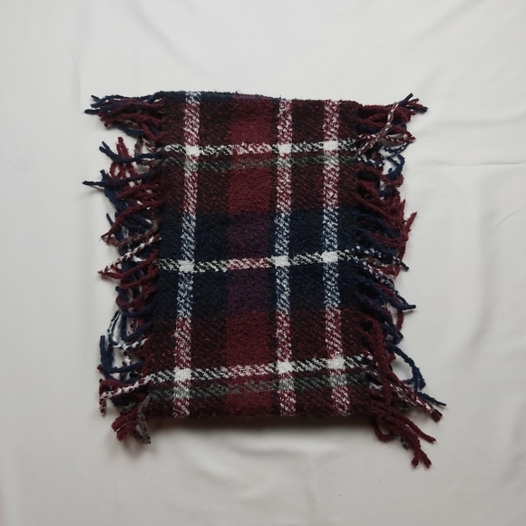 New Ardene Scarf - Picture 2 of 2